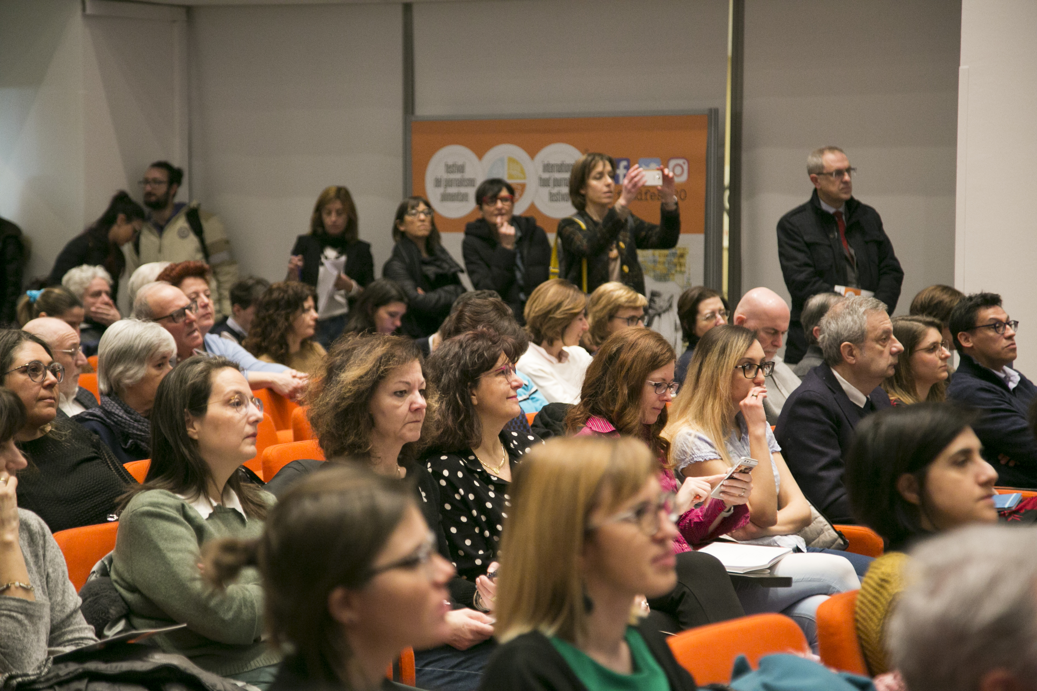 the audience of the fifth edition of the 2020 food journalism festival